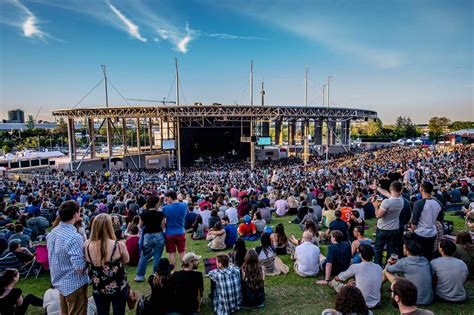 budweiser stage tonight.